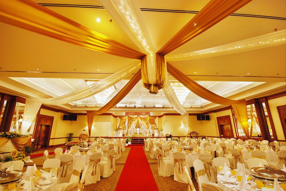 Bangi Resort Hotel Bandar Baru Bangi Zewnętrze zdjęcie A wedding reception at a hotel