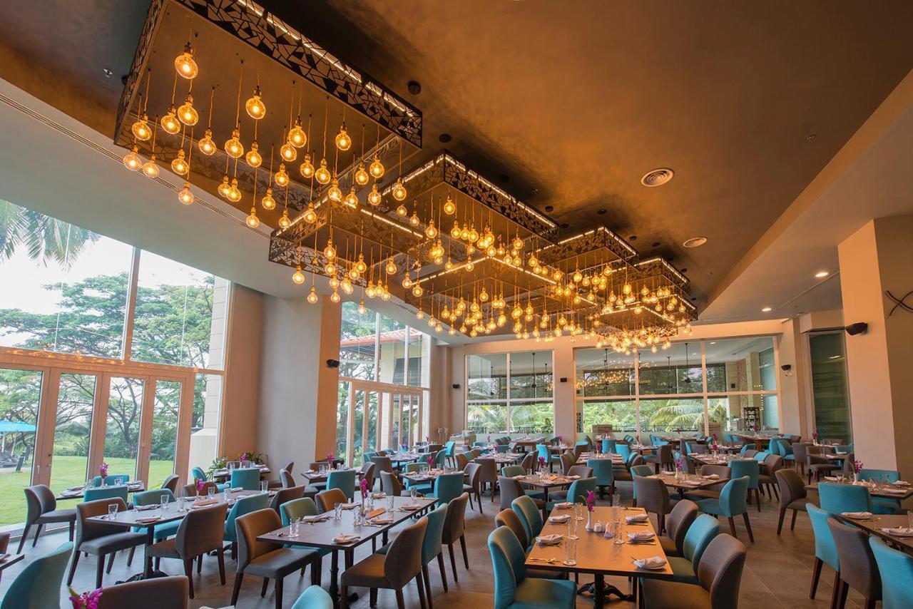 Bangi Resort Hotel Bandar Baru Bangi Zewnętrze zdjęcie The interior of the restaurant